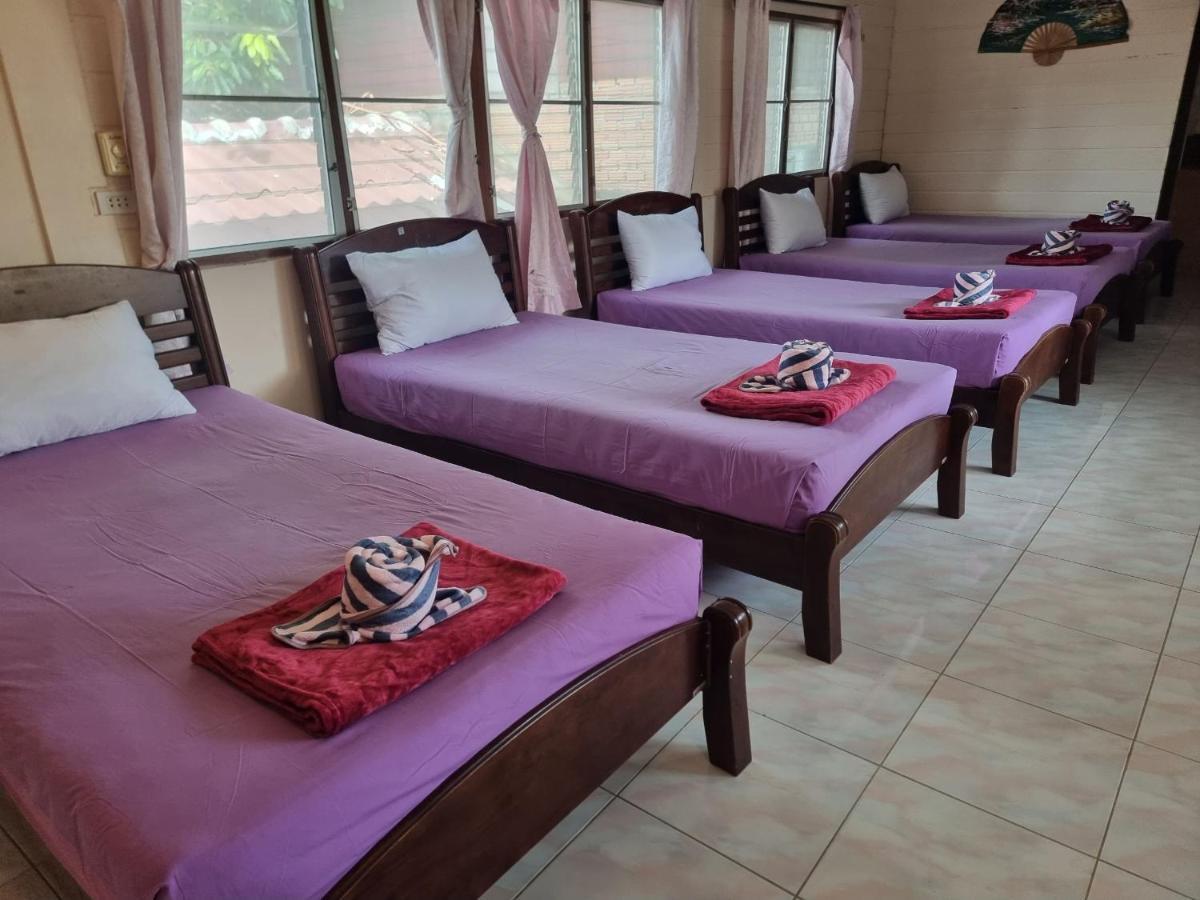 Lotus Hostel Beach Тау Экстерьер фото