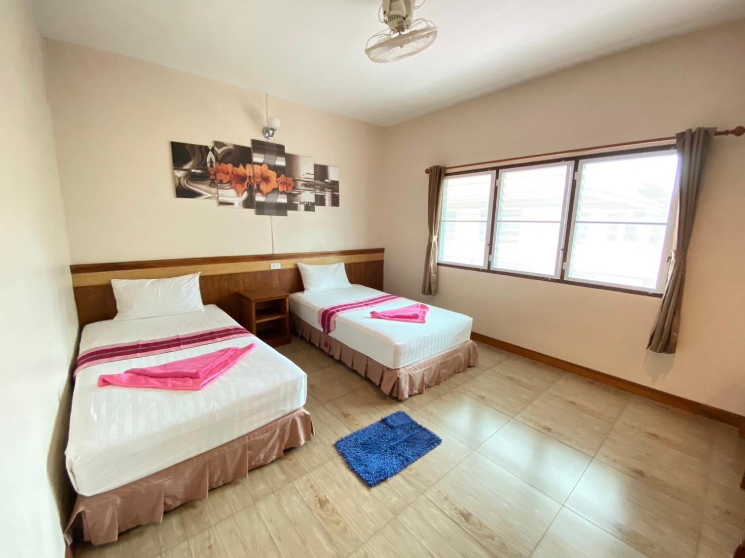 Lotus Hostel Beach Тау Экстерьер фото