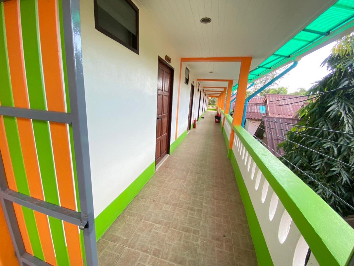 Lotus Hostel Beach Тау Экстерьер фото