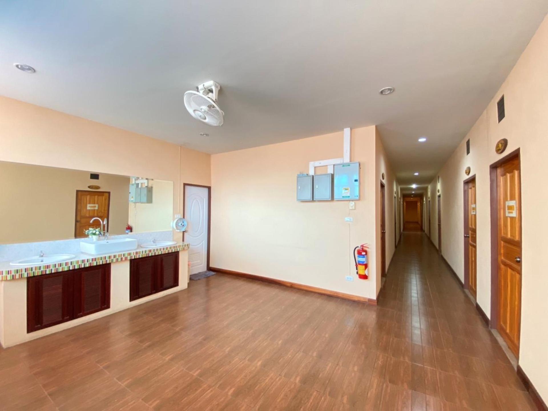 Lotus Hostel Beach Тау Экстерьер фото