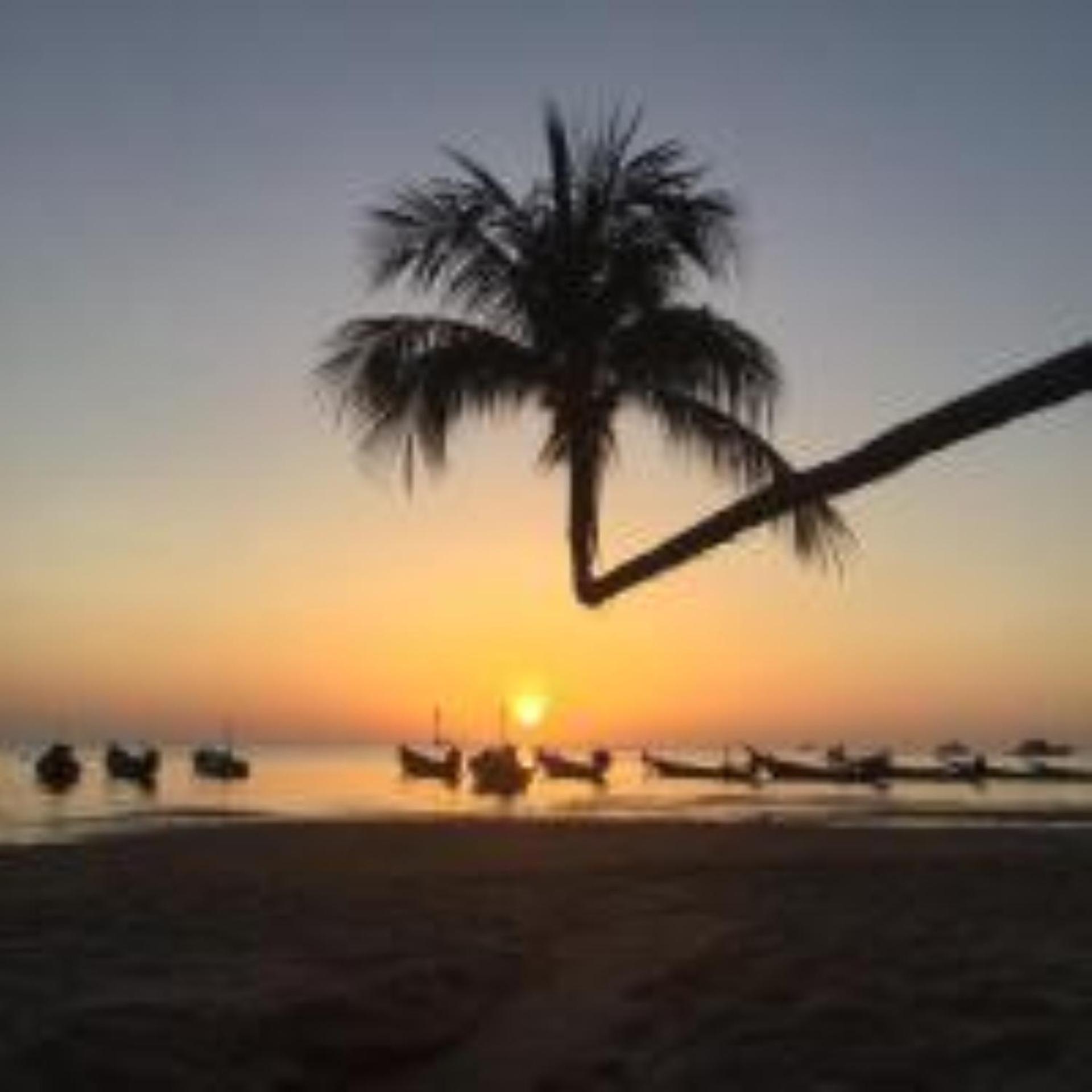 Lotus Hostel Beach Тау Экстерьер фото